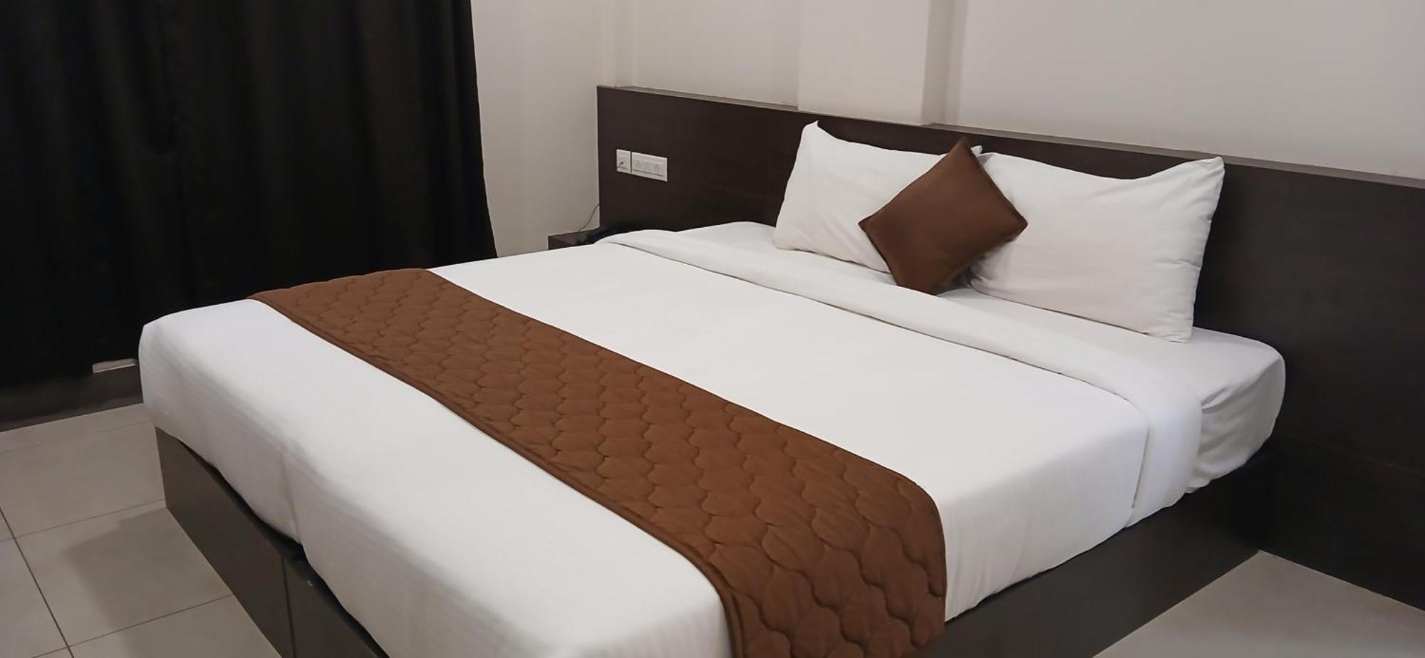 Hotel Pankaj Residency Guruvayur Exterior photo