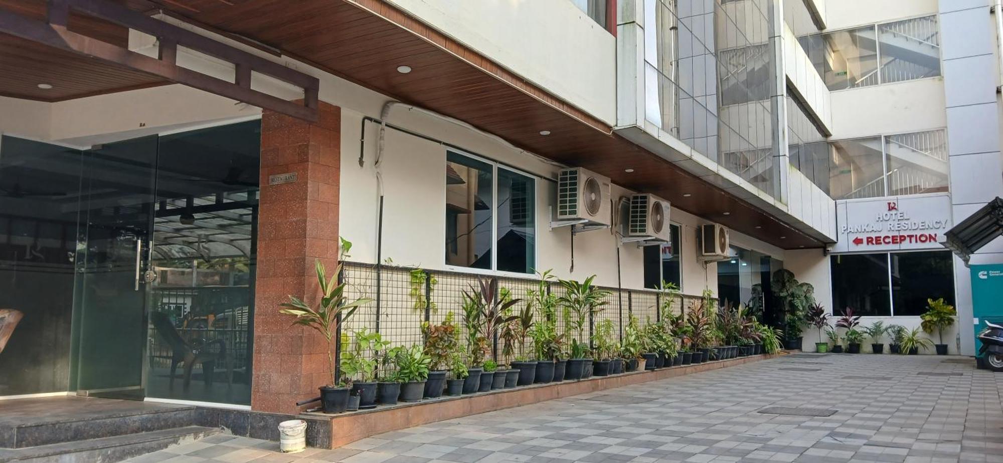 Hotel Pankaj Residency Guruvayur Exterior photo