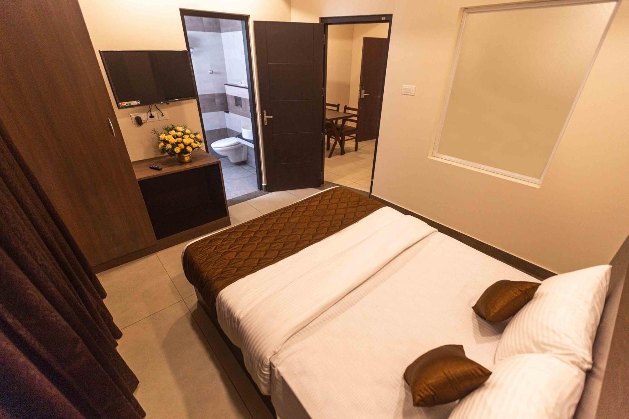 Hotel Pankaj Residency Guruvayur Exterior photo